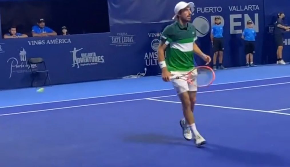 Tenis: Cuevas, retiro por lesión