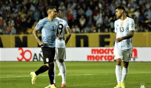 Eliminatorias: Uruguay no pudo con Argentina