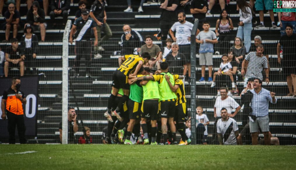 A lo Peñarol en Jardines