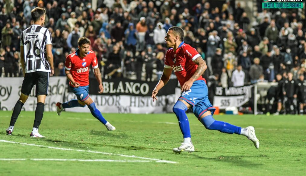 Nacional: bohemios y albos empataron en un partido que contó con de todo.