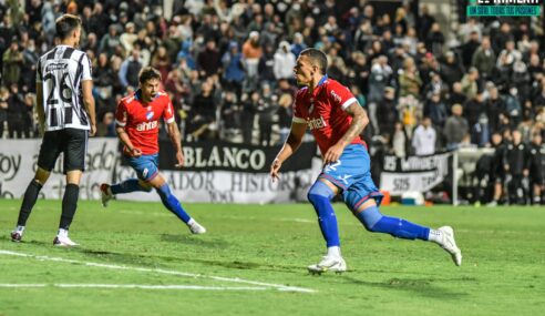 Nacional: bohemios y albos empataron en un partido que contó con de todo.
