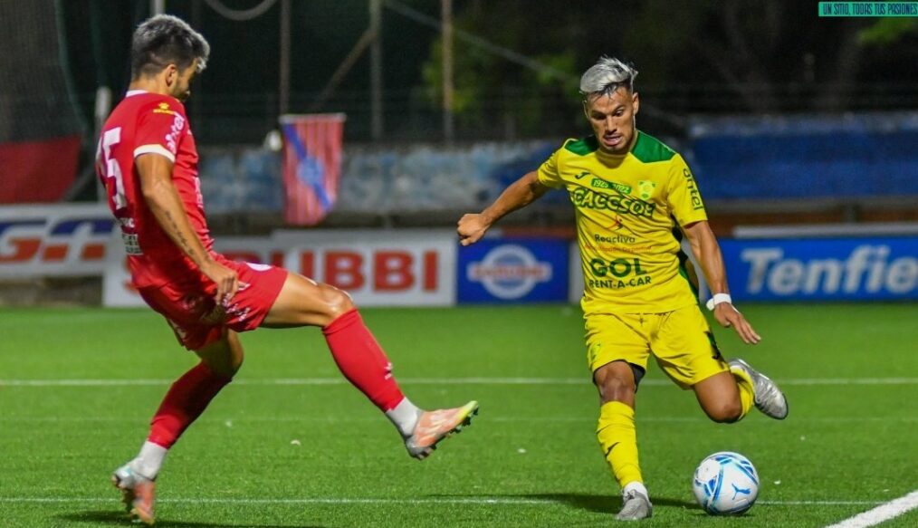 Del sintético a los escritorios: Rentistas podría ganar los puntos del clásico ante Cerrito
