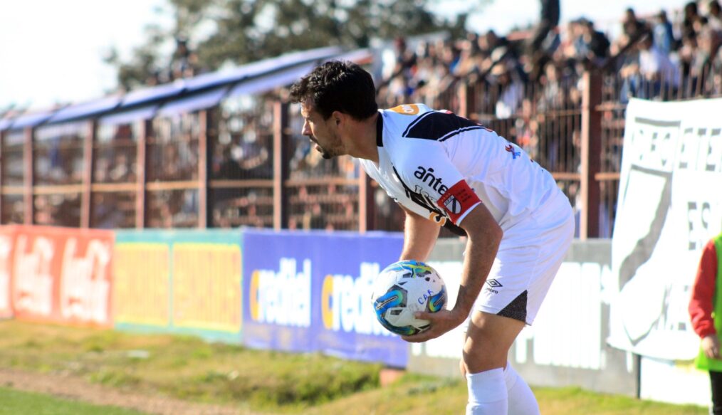 Leandro Sosa: “Todos los partidos los tomamos con la misma responsabilidad”