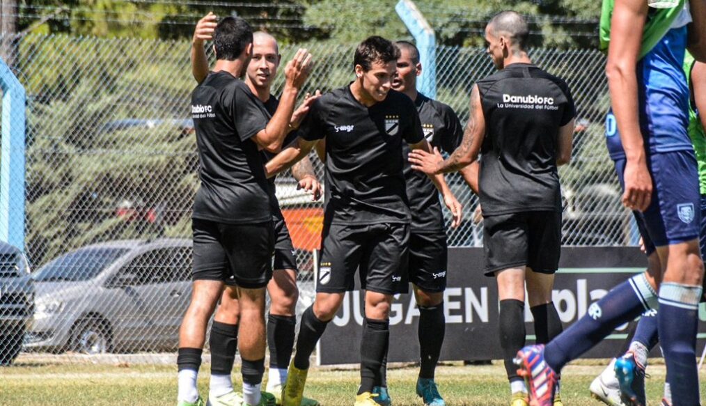 Danubio: A puro fútbol en Argentina